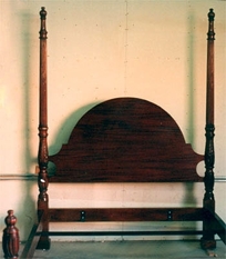 CUSTOM FOUR POST BED