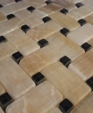 Honey_onyx_w_black_basket_weave_t_en