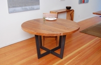 round dining table