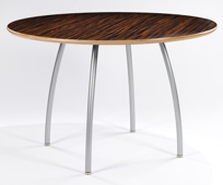 Knú Round Dining Table