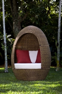 08Neot3_013 The Igloo Chair 1.jpg