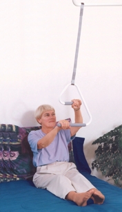HeathCraft - e2 Ceiling Mounted Trapeze - 24"