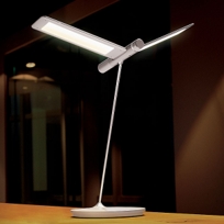 Qis Design Seagull Table Lamp - LED Light
