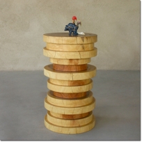 Cernosia Stool Table